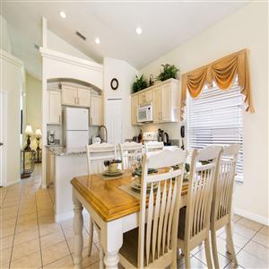 Kitchen & Dinning area