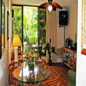 Living Area to Lanai