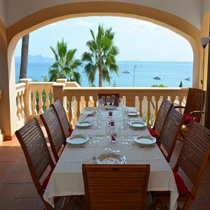 Nice covered terrace, with spectacular views