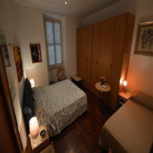 double room with single bed