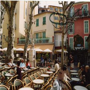 View on Place aux herbes (3 windows)