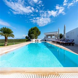 Luxurious Holiday Cottage